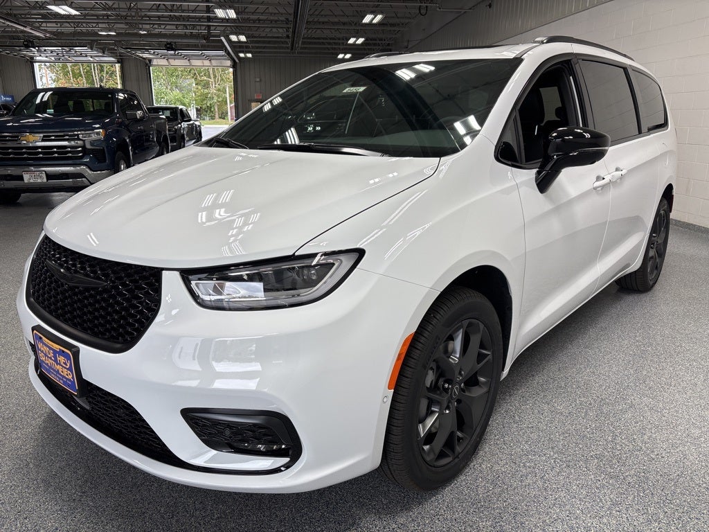 2026 Chrysler Pacifica PACIFICA LIMITED AWD