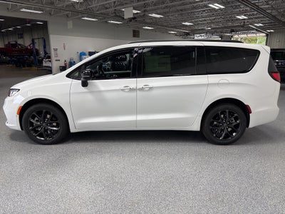 2026 Chrysler Pacifica PACIFICA LIMITED AWD