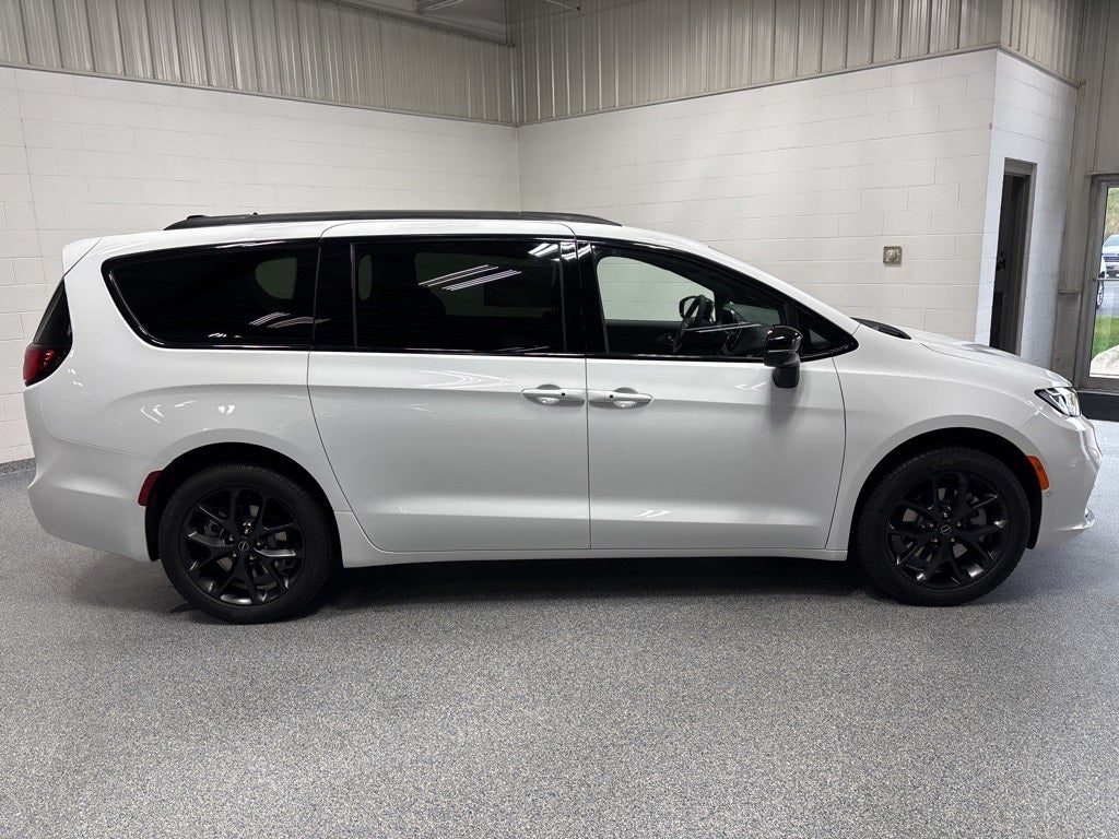 2026 Chrysler Pacifica PACIFICA LIMITED AWD