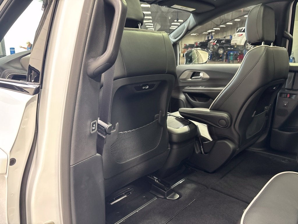 2027 Chrysler Pacifica PACIFICA LIMITED AWD
