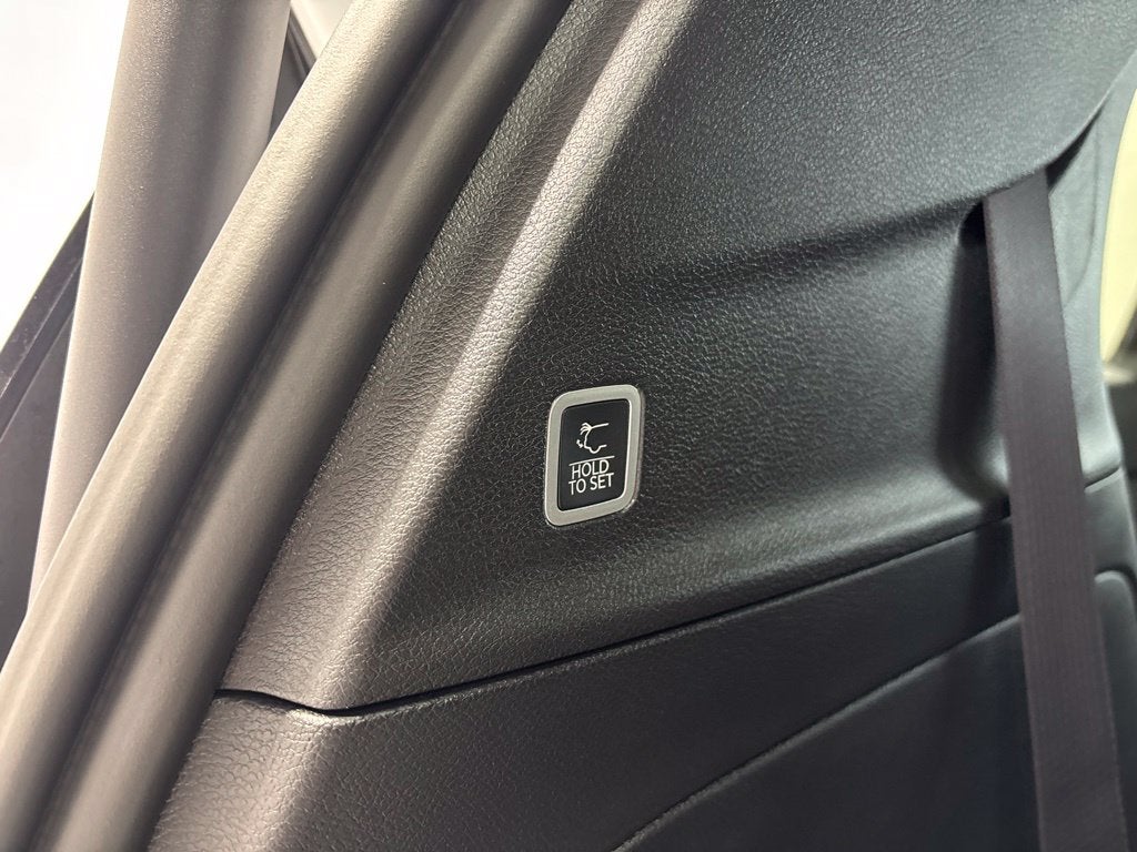 2027 Chrysler Pacifica PACIFICA LIMITED AWD