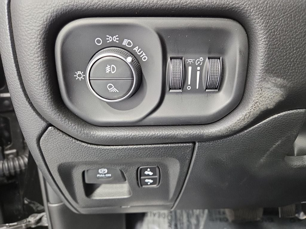 2026 RAM 1500 RAM 1500 BIG HORN CREW CAB 4X4 5'7' BOX