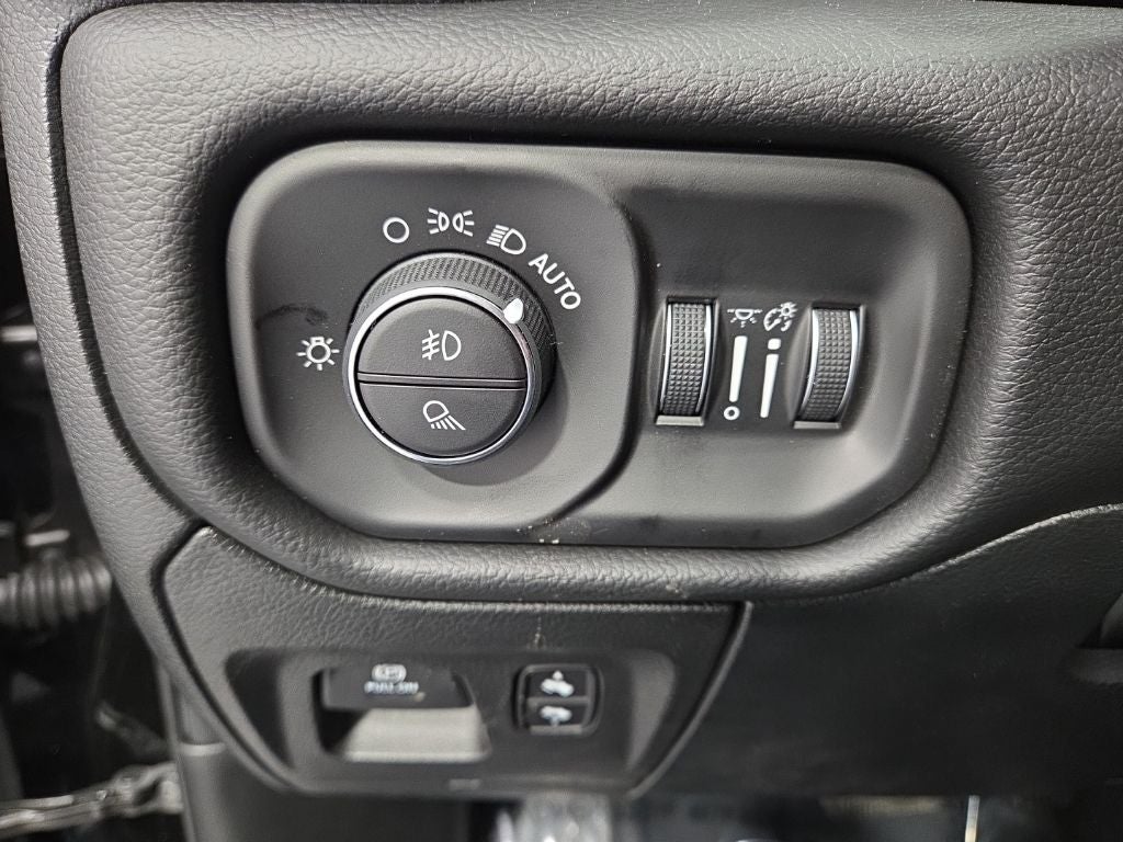 2026 RAM 1500 RAM 1500 BIG HORN CREW CAB 4X4 5'7' BOX