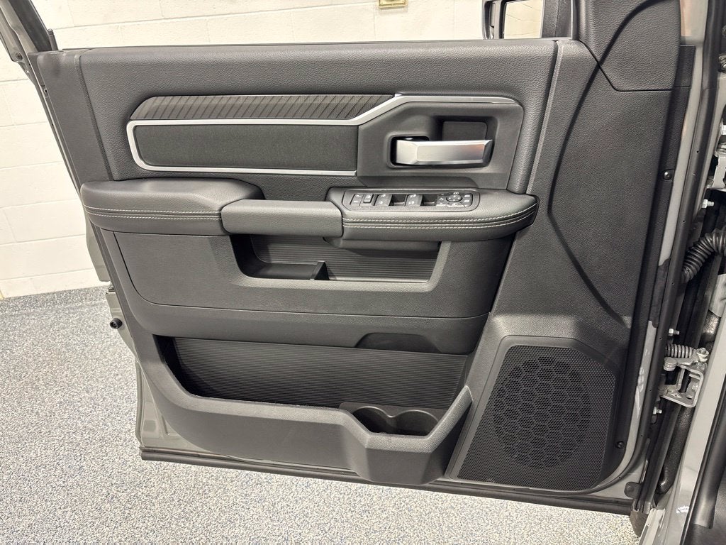 2027 RAM 2500 RAM 2500 BIG HORN CREW CAB 4X4 6'4' BOX