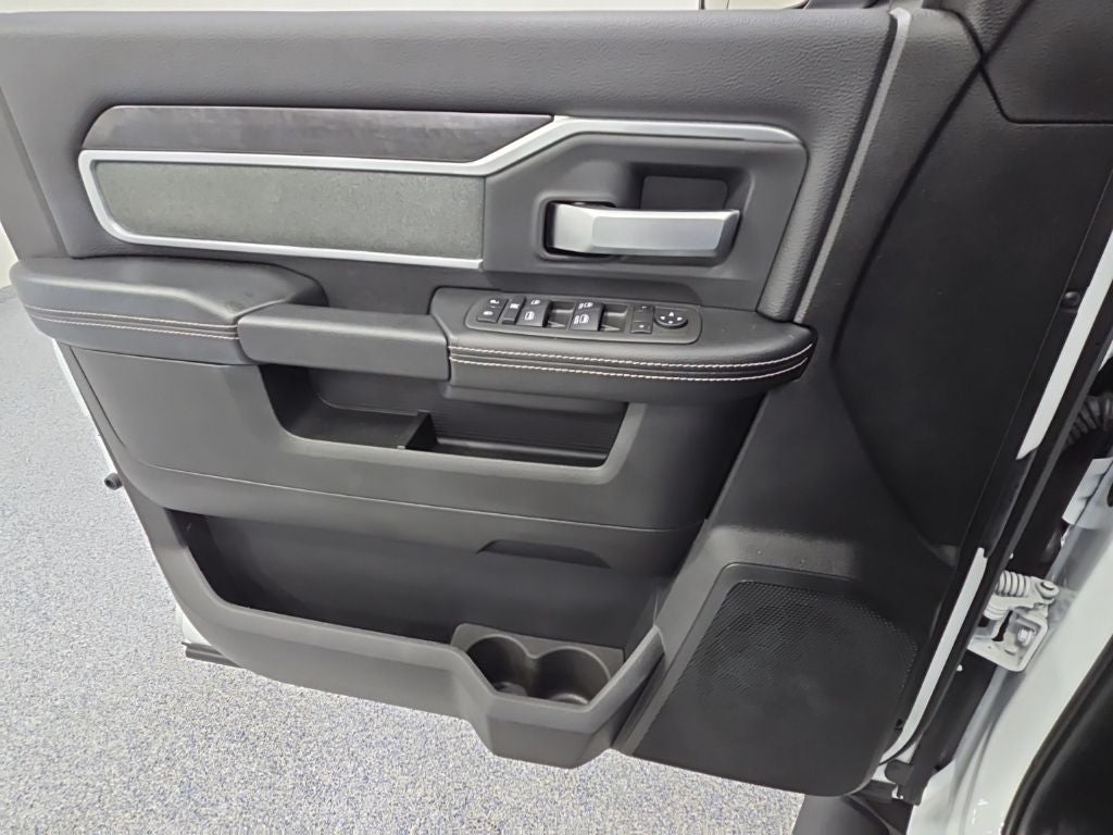 2022 RAM 2500 Big Horn Crew Cab 4x4 6'4' Box