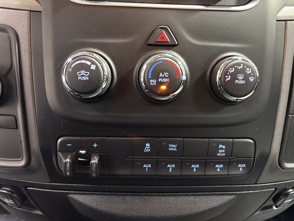2018 RAM 2500 Tradesman Crew Cab 4x4 8' Box