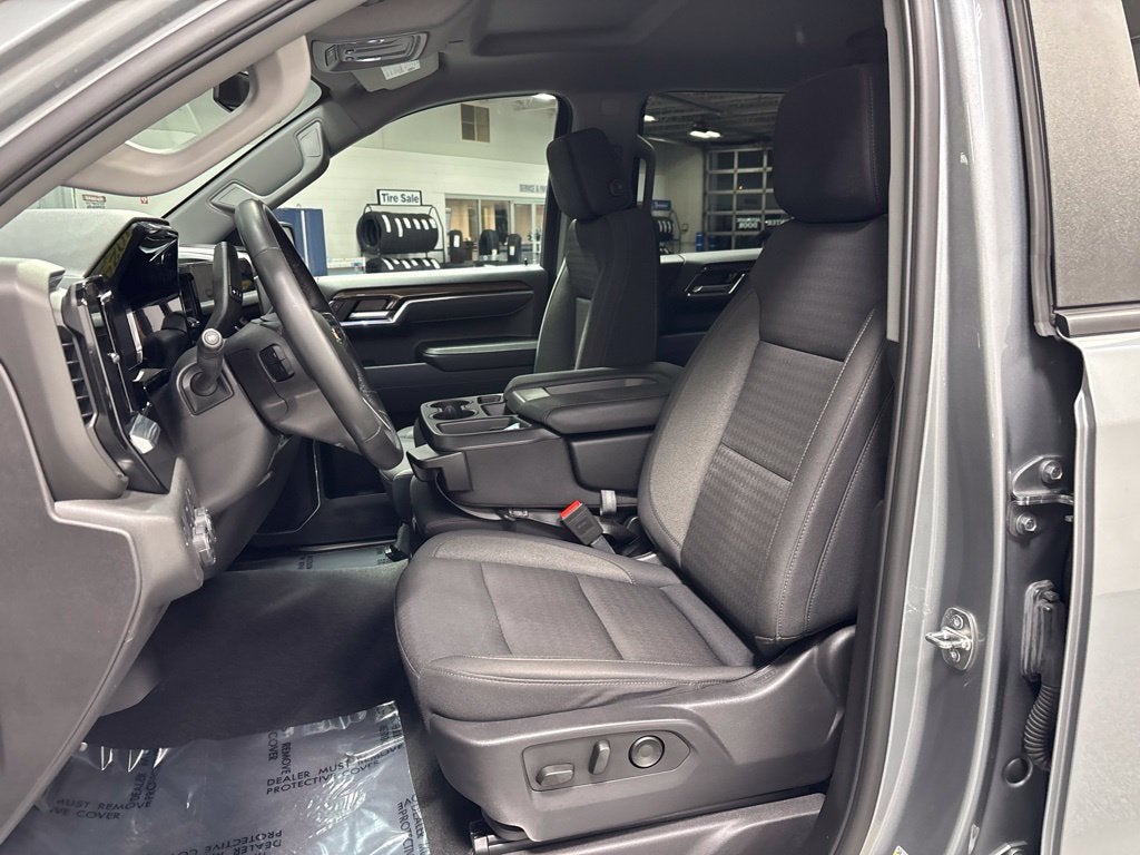 2024 Chevrolet Silverado 1500 4WD Crew Cab Short Bed LT with 2FL