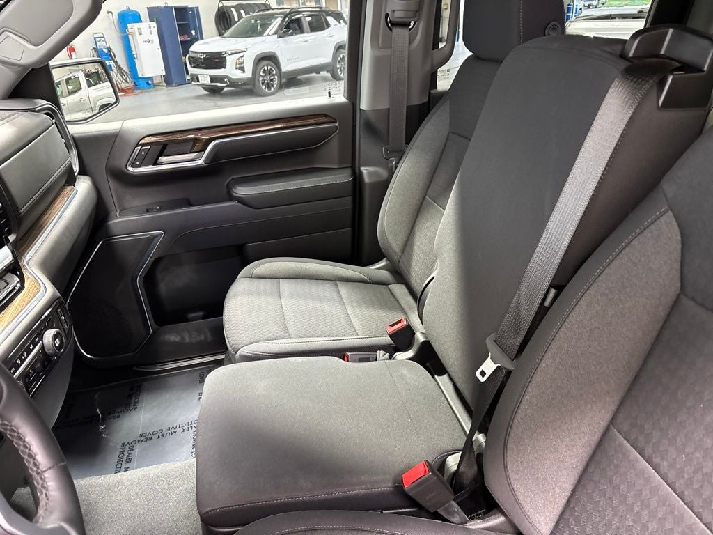 2024 Chevrolet Silverado 1500 4WD Crew Cab Short Bed LT with 2FL