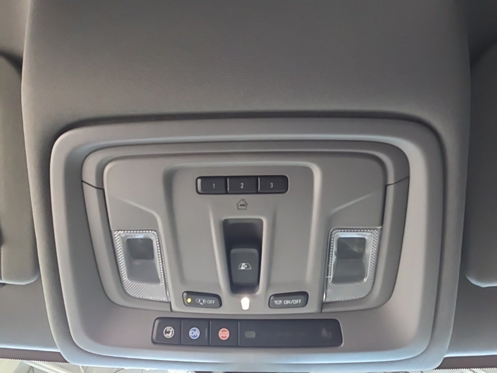 2021 Chevrolet Silverado 1500 4WD Crew Cab Short Bed RST