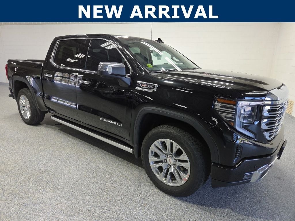 2023 GMC Sierra 1500 4WD Crew Cab Short Box Denali
