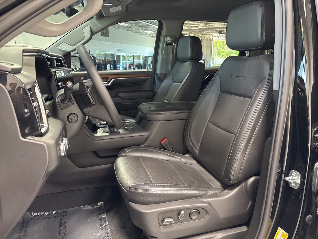 2023 GMC Sierra 1500 4WD Crew Cab Short Box Denali