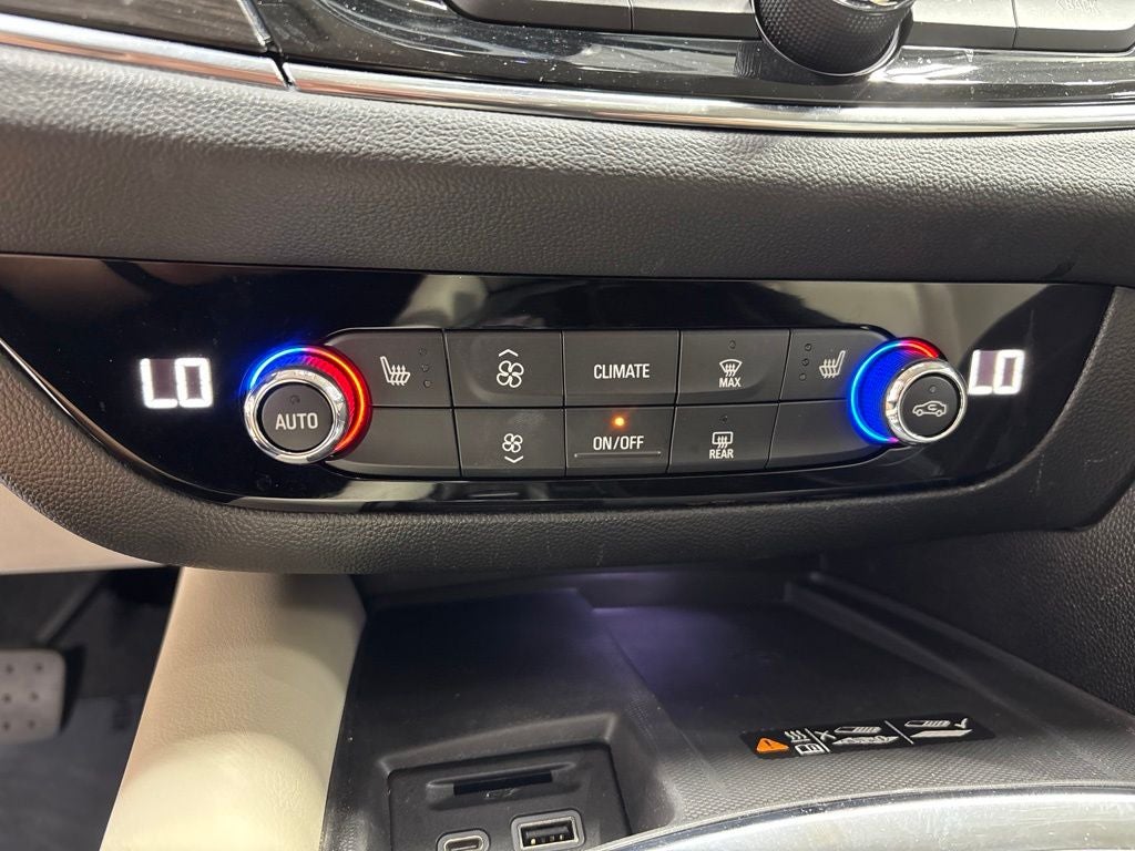 2023 Buick Enclave Essence AWD
