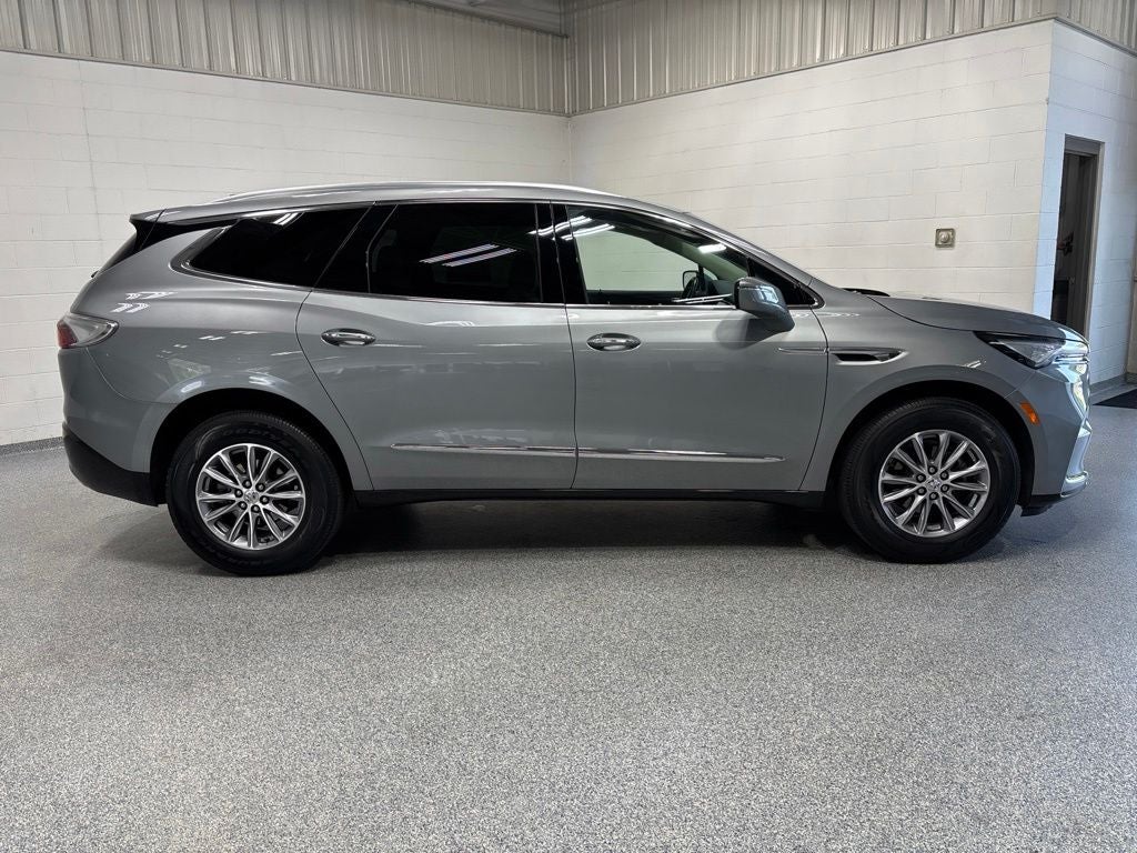 2023 Buick Enclave Essence AWD