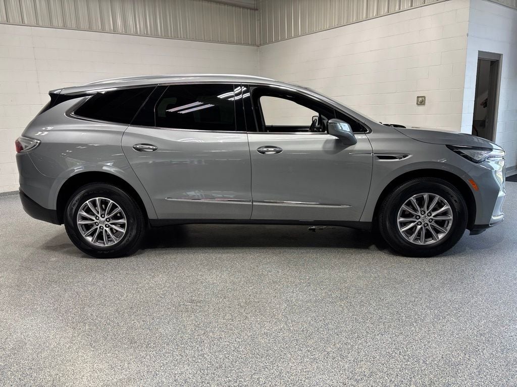 2023 Buick Enclave Essence AWD