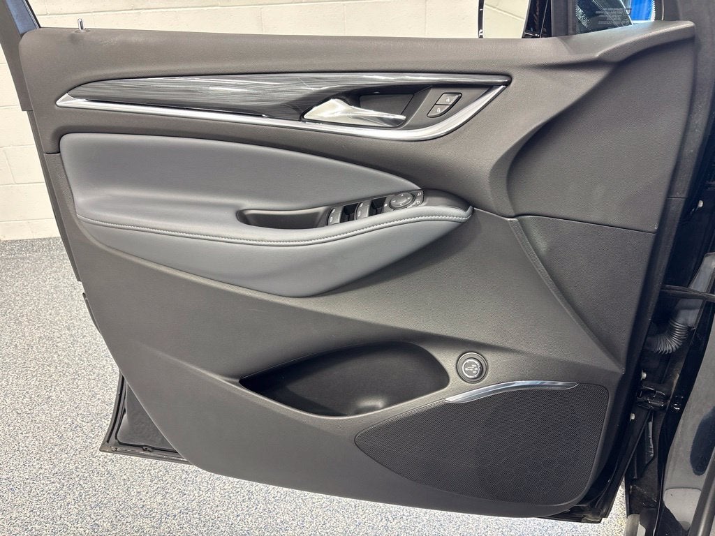 2023 Buick Enclave Essence AWD