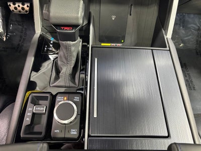 2025 Toyota Tundra Hybrid Platinum Hybrid CrewMax 5.5' Bed