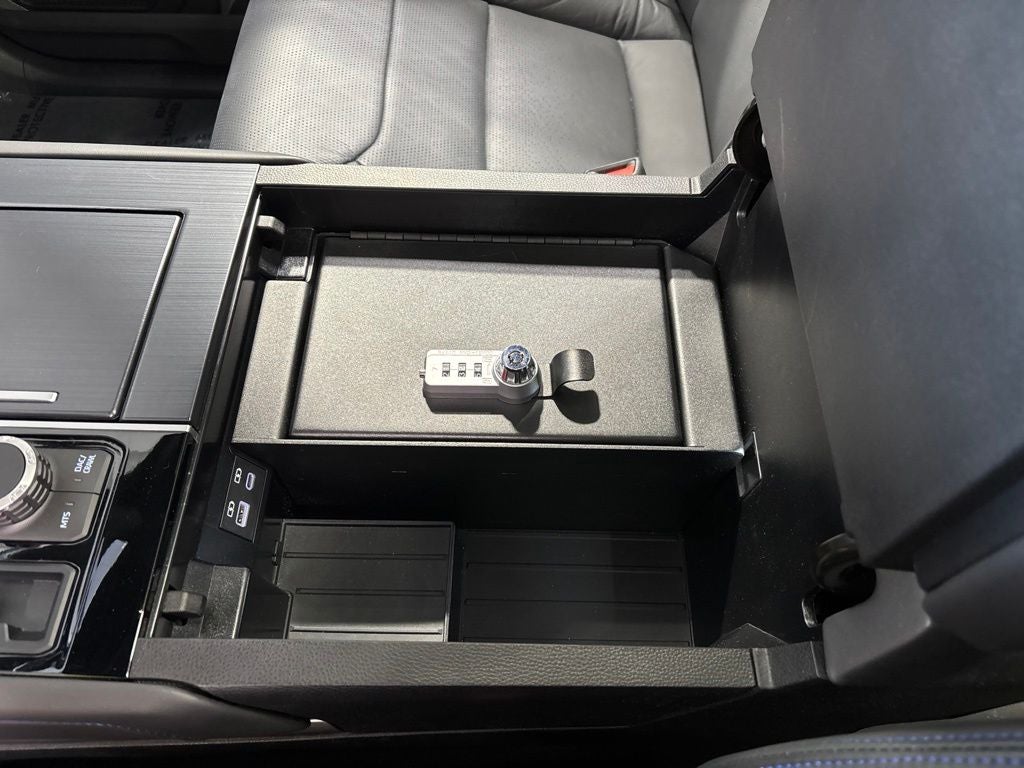 2025 Toyota Tundra Hybrid Platinum Hybrid CrewMax 5.5' Bed