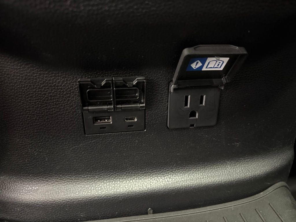 2025 Toyota Tundra Hybrid Platinum Hybrid CrewMax 5.5' Bed