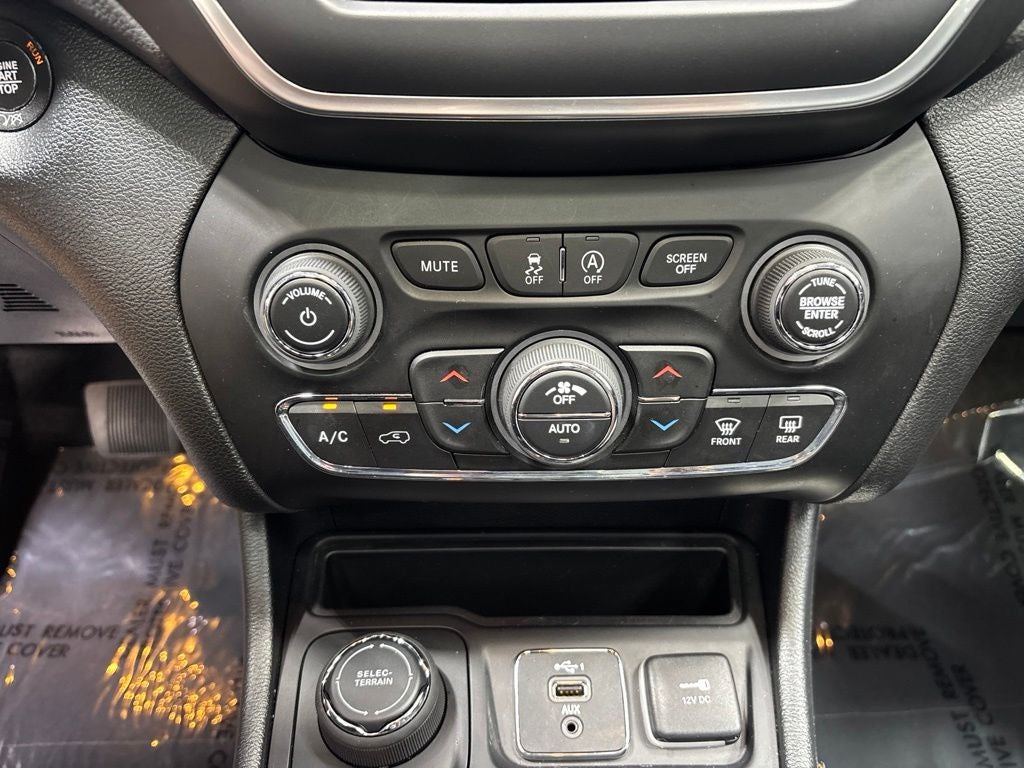 2022 Jeep Cherokee Latitude Lux