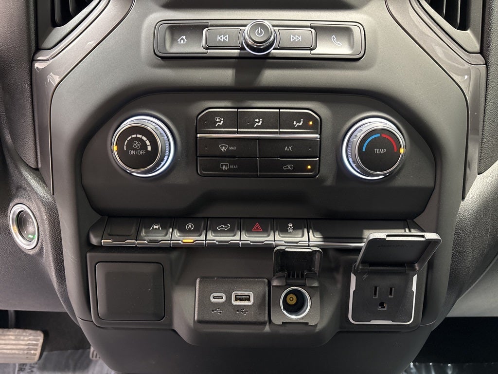 2024 Chevrolet Silverado 1500 Custom