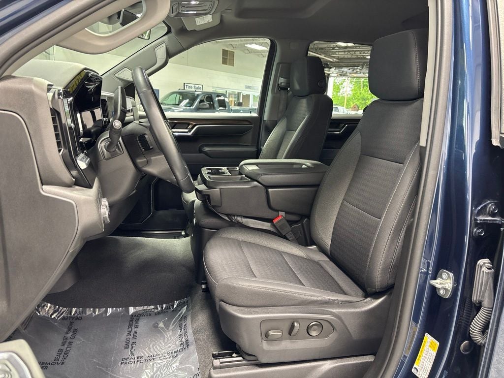 2023 Chevrolet Silverado 1500 LT LT1