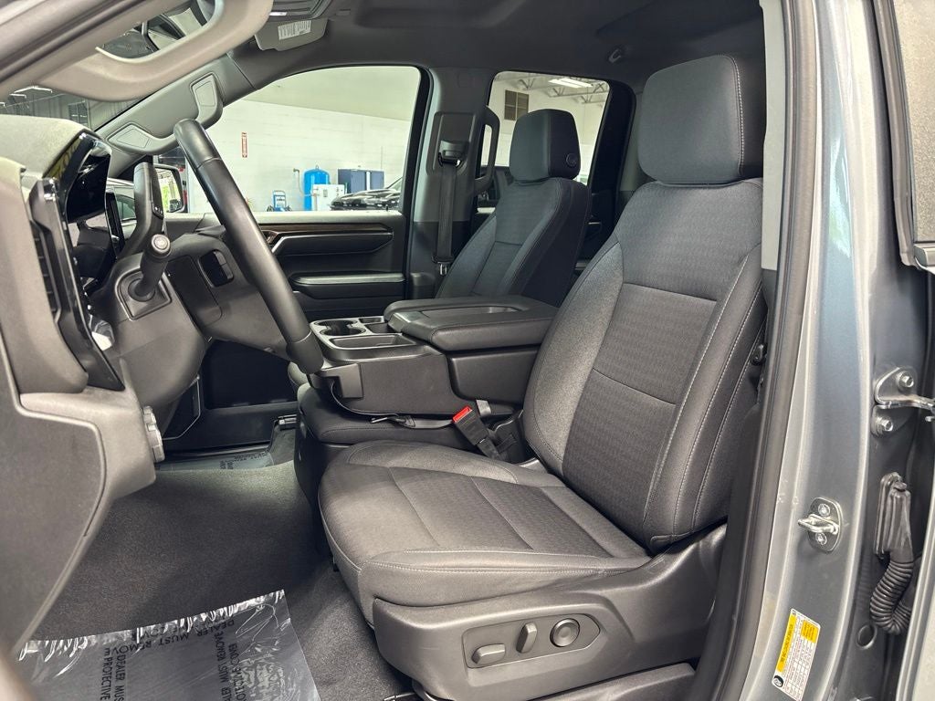 2023 Chevrolet Silverado 1500 LT LT1