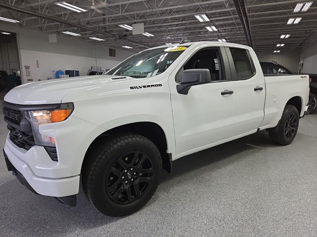 2025 Chevrolet Silverado 1500 Custom