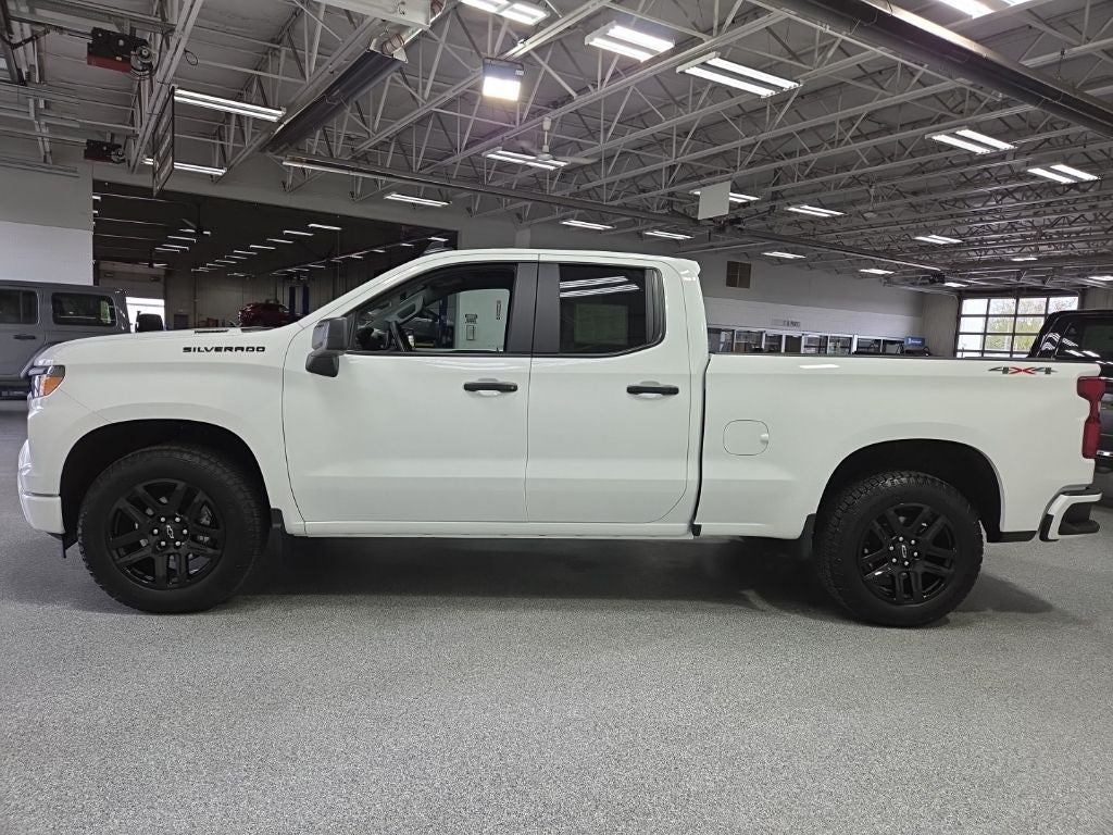 2025 Chevrolet Silverado 1500 Custom
