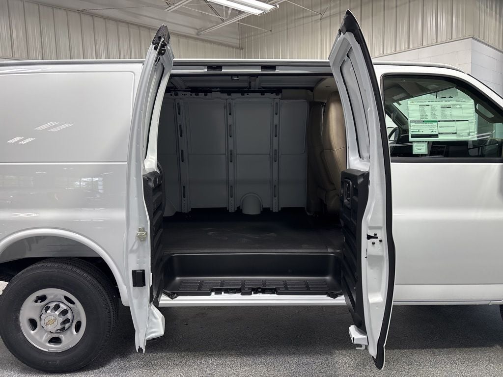 2026 Chevrolet Express 2500 Work Van Cargo