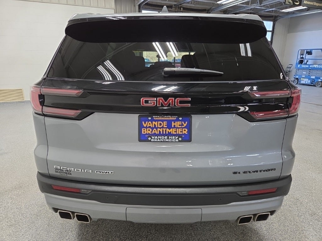 2025 GMC Acadia Elevation