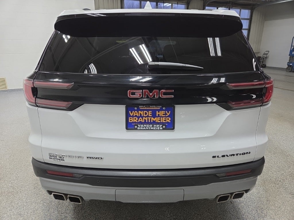 2025 GMC Acadia Elevation