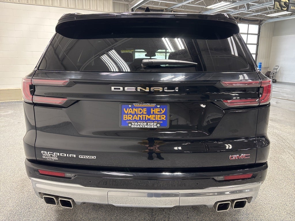 2025 GMC Acadia Denali