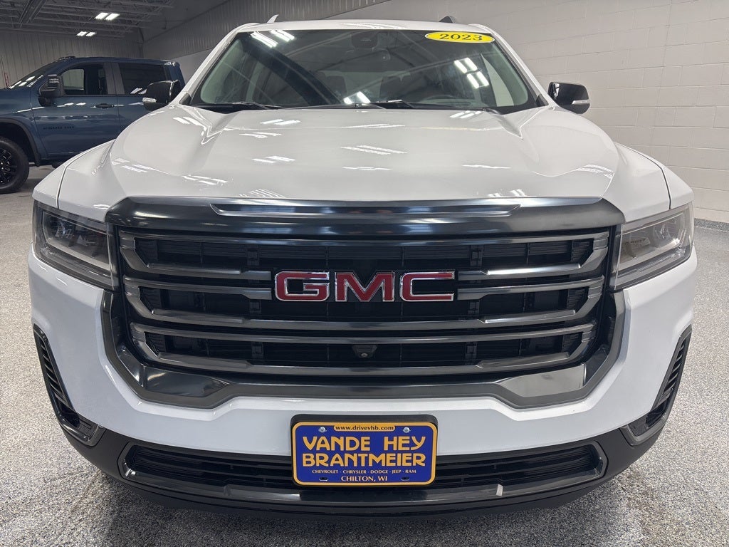 2023 GMC Acadia AT4