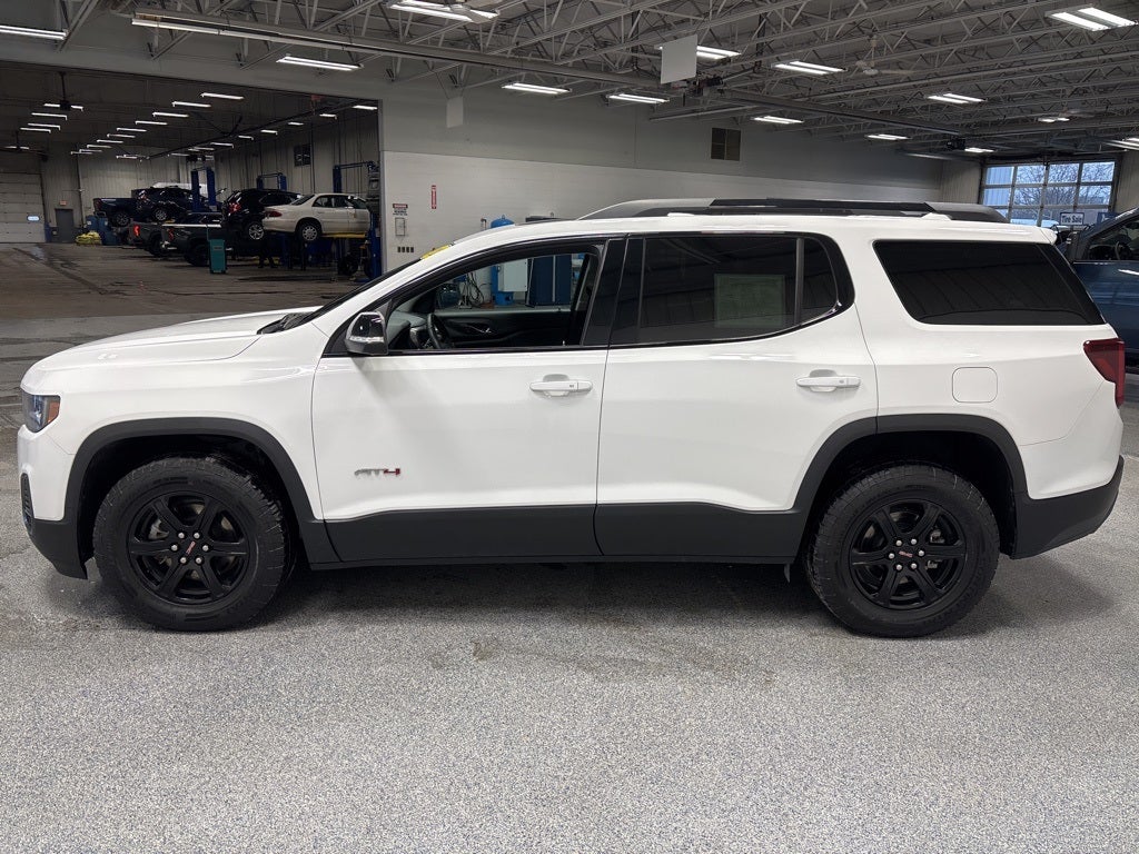 2023 GMC Acadia AT4
