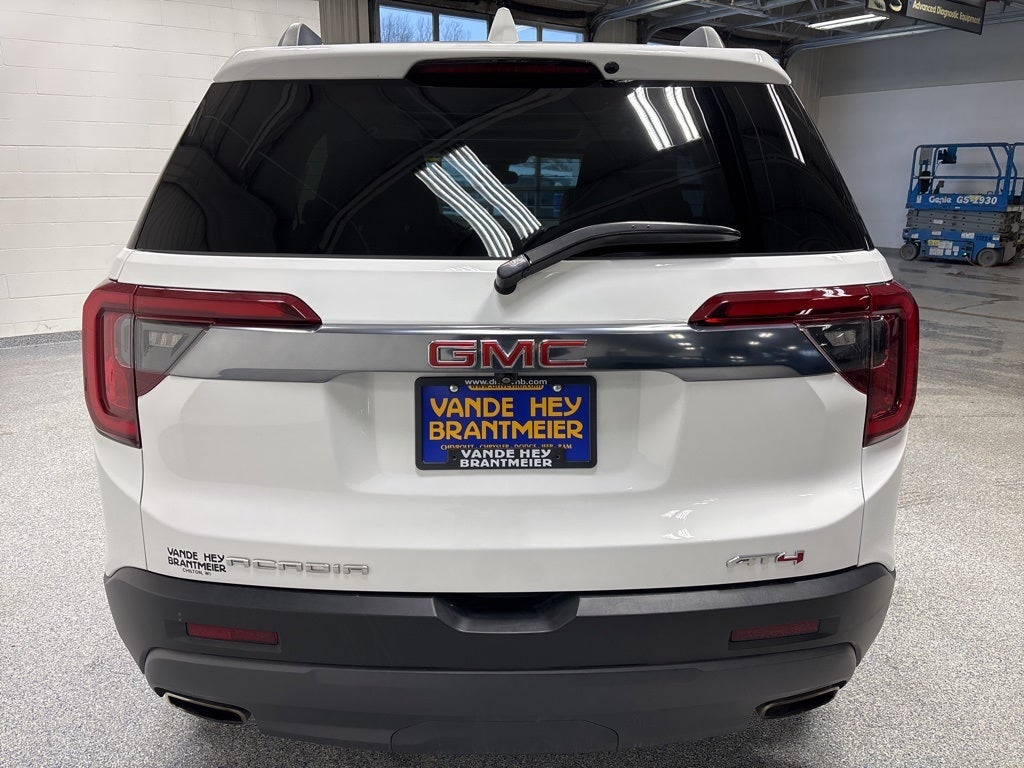 2023 GMC Acadia AT4