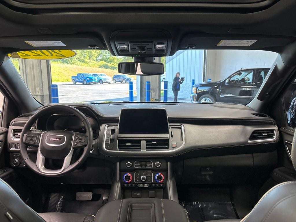 2022 GMC Yukon XL SLT