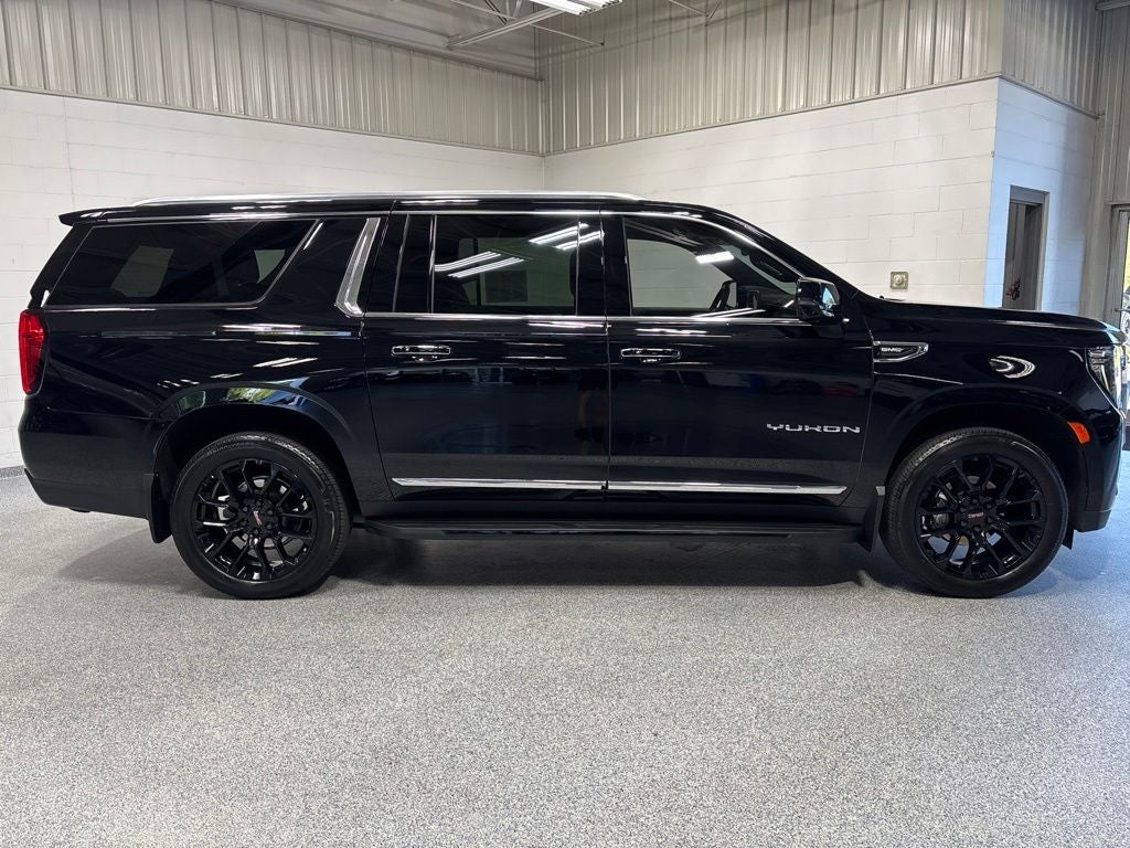 2022 GMC Yukon XL SLT