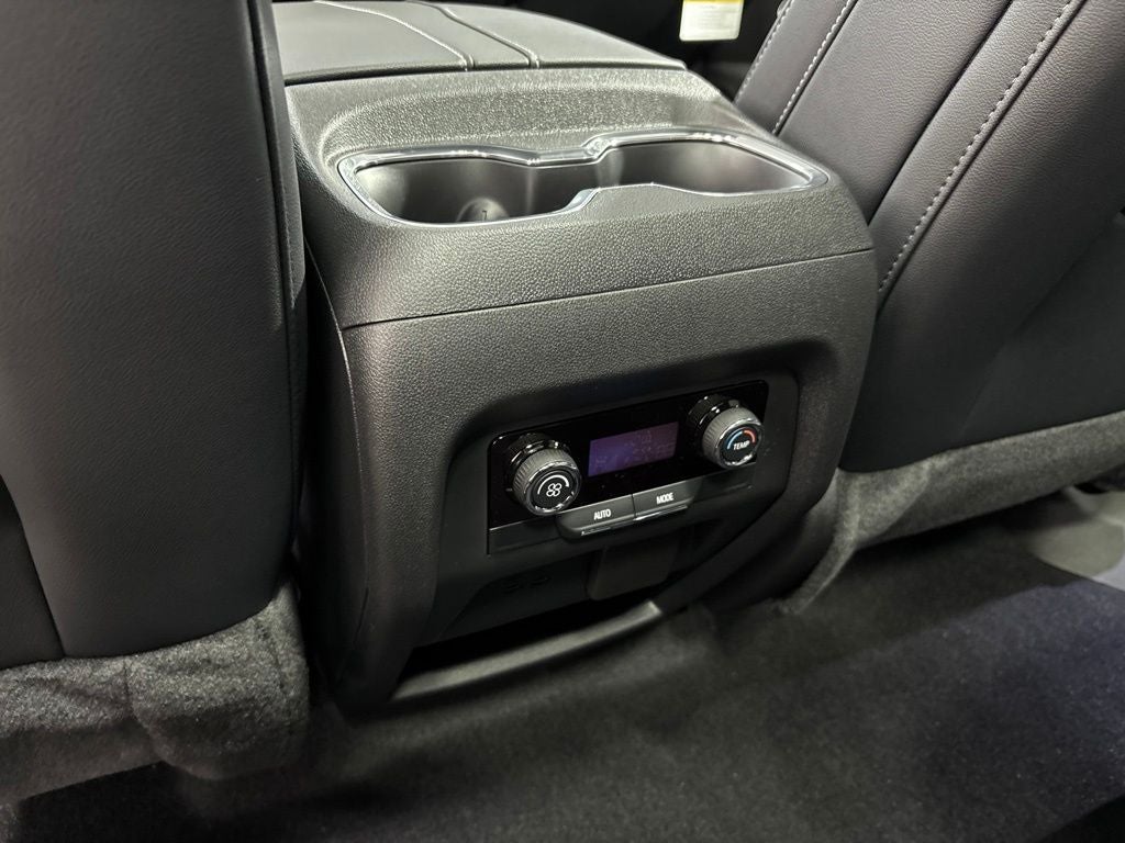 2027 Chevrolet Traverse LT 2LT