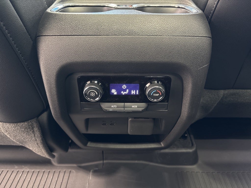 2026 Chevrolet Traverse LT 2LT