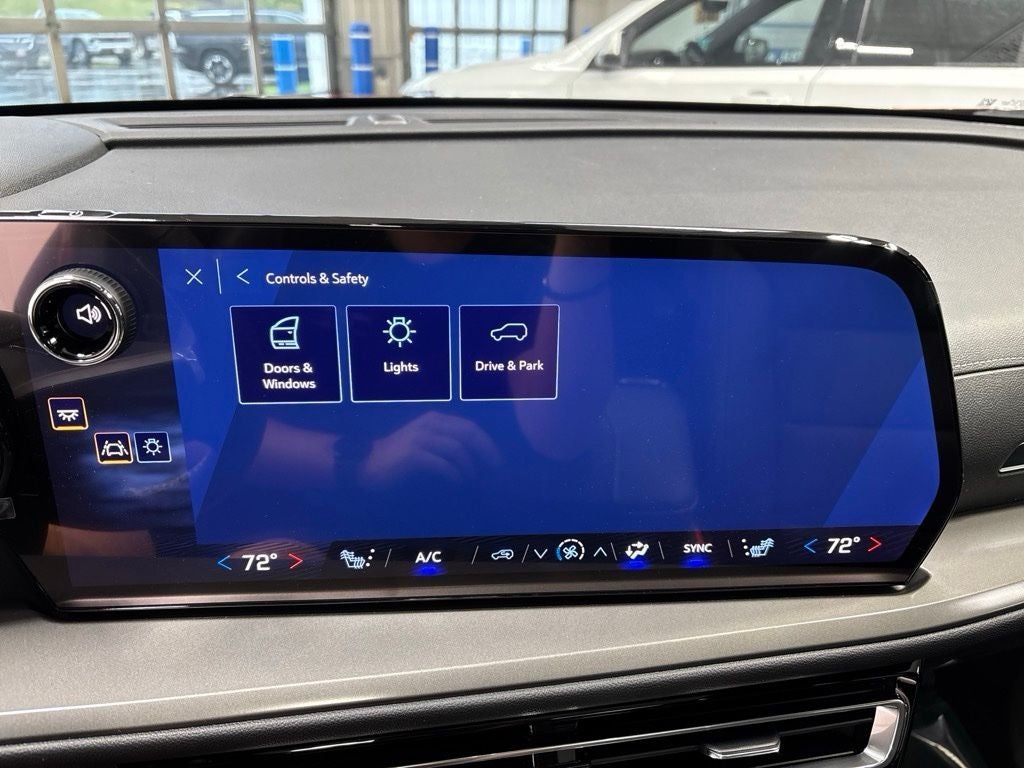 2027 Chevrolet Traverse LT 2LT