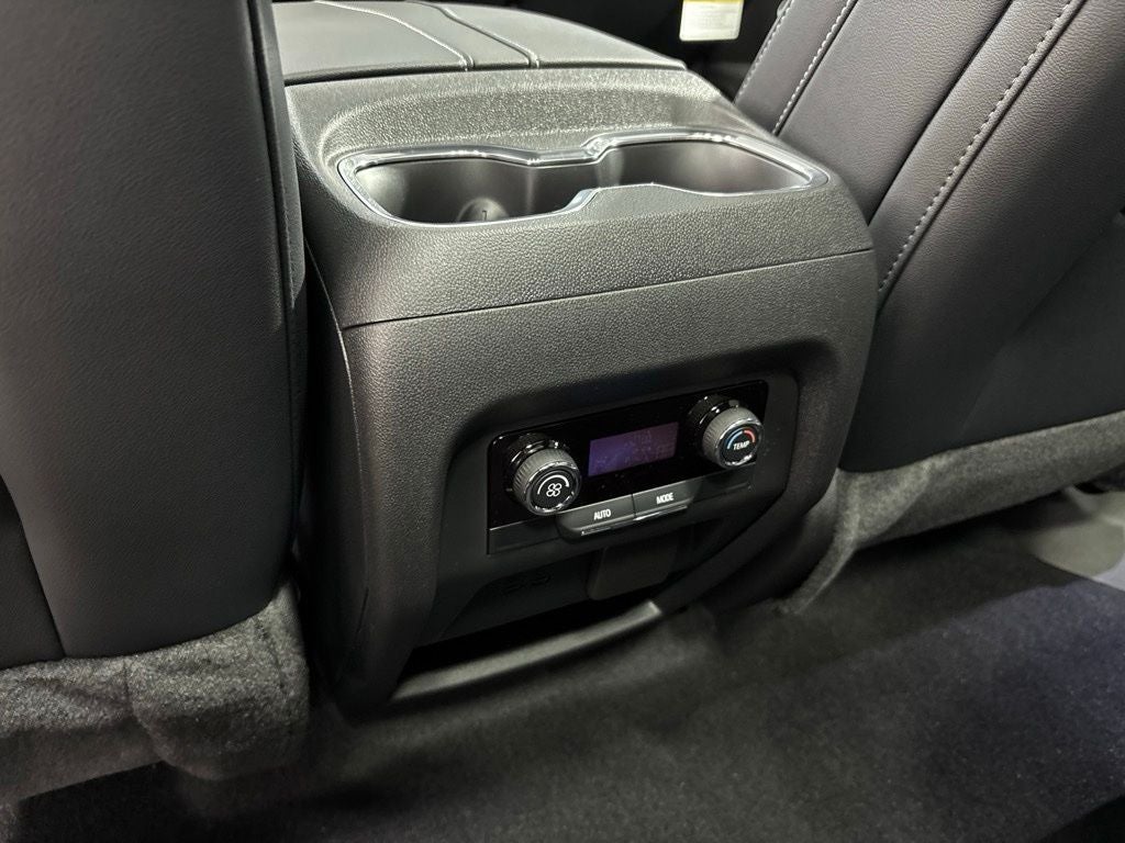 2027 Chevrolet Traverse LT 2LT
