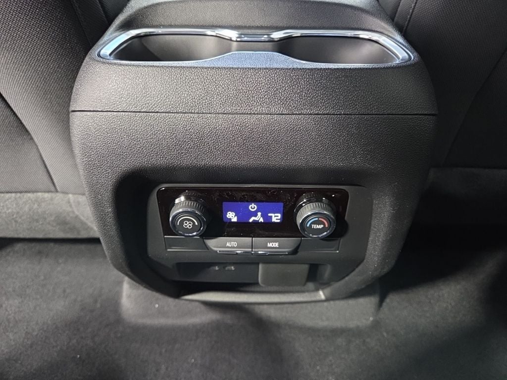 2026 Chevrolet Traverse LT 2LT