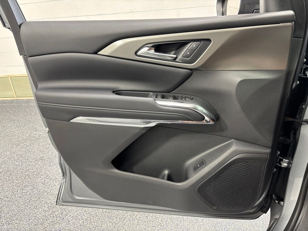 2027 Chevrolet Traverse LT 2LT