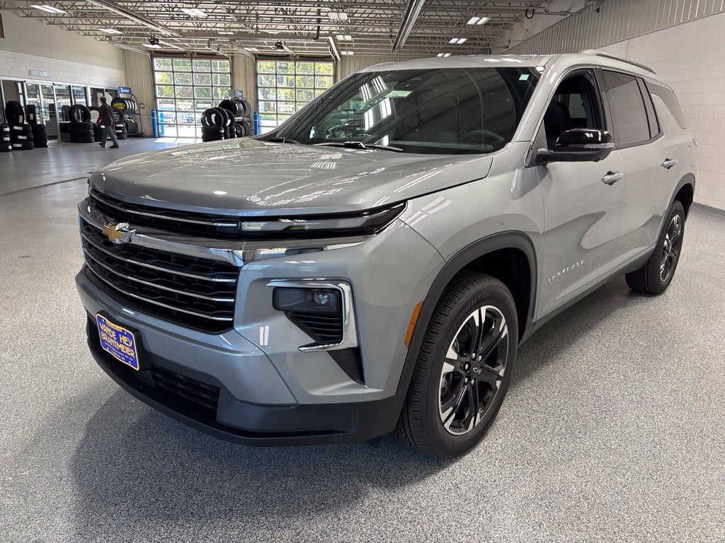 2027 Chevrolet Traverse LT 2LT