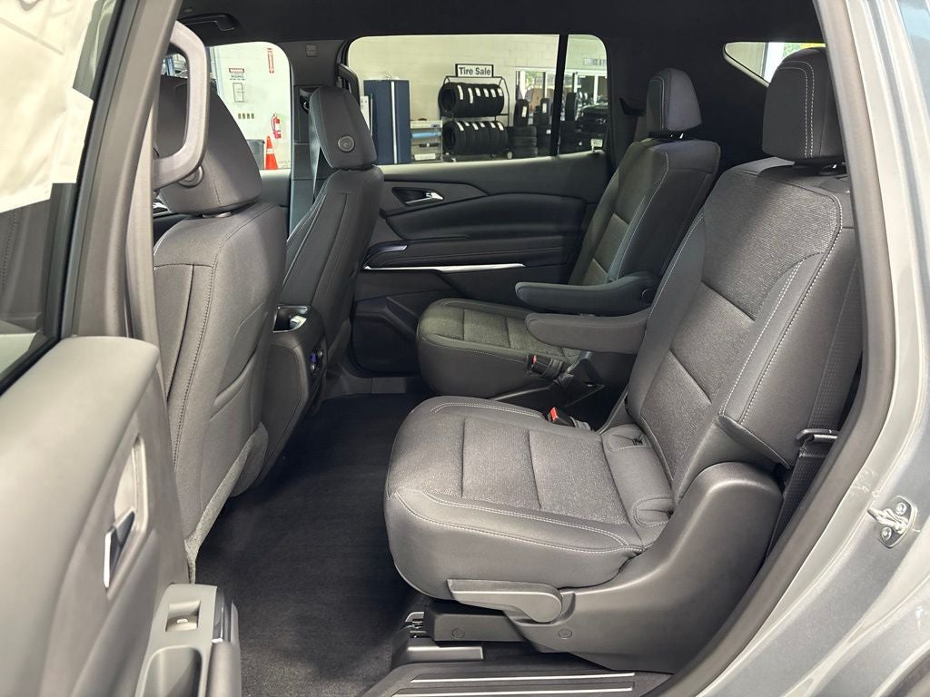 2027 Chevrolet Traverse LT 2LT
