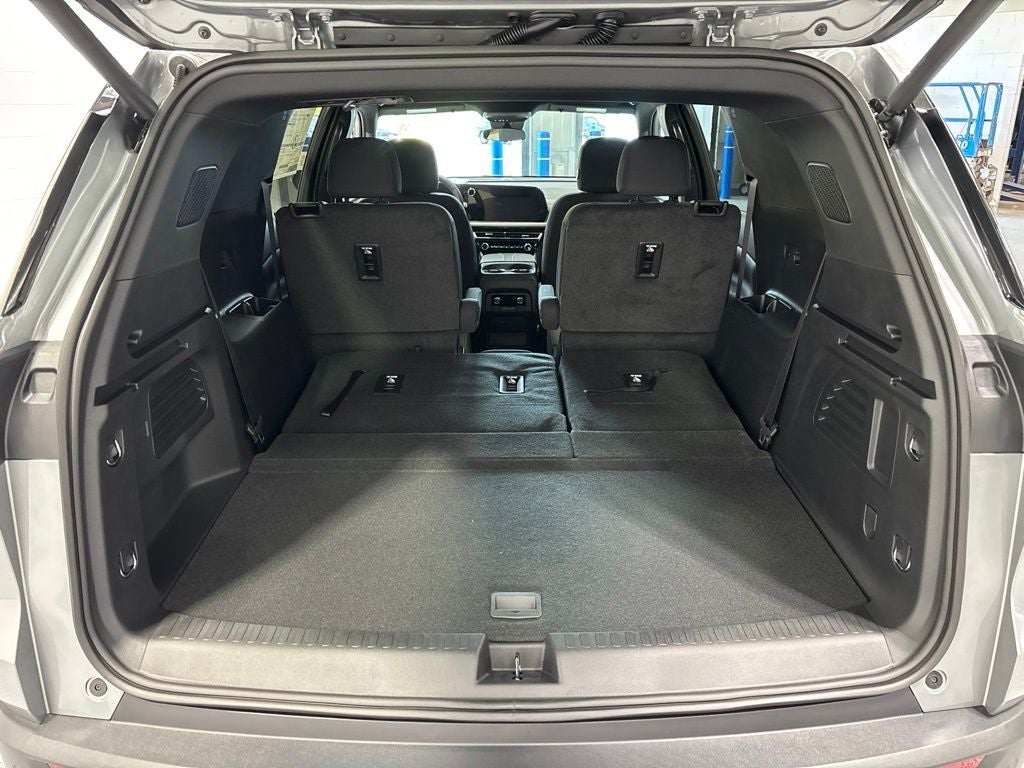 2027 Chevrolet Traverse LT 2LT