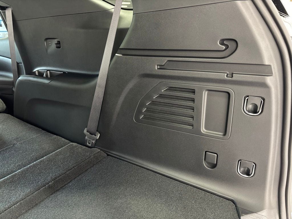 2027 Chevrolet Traverse LT 2LT