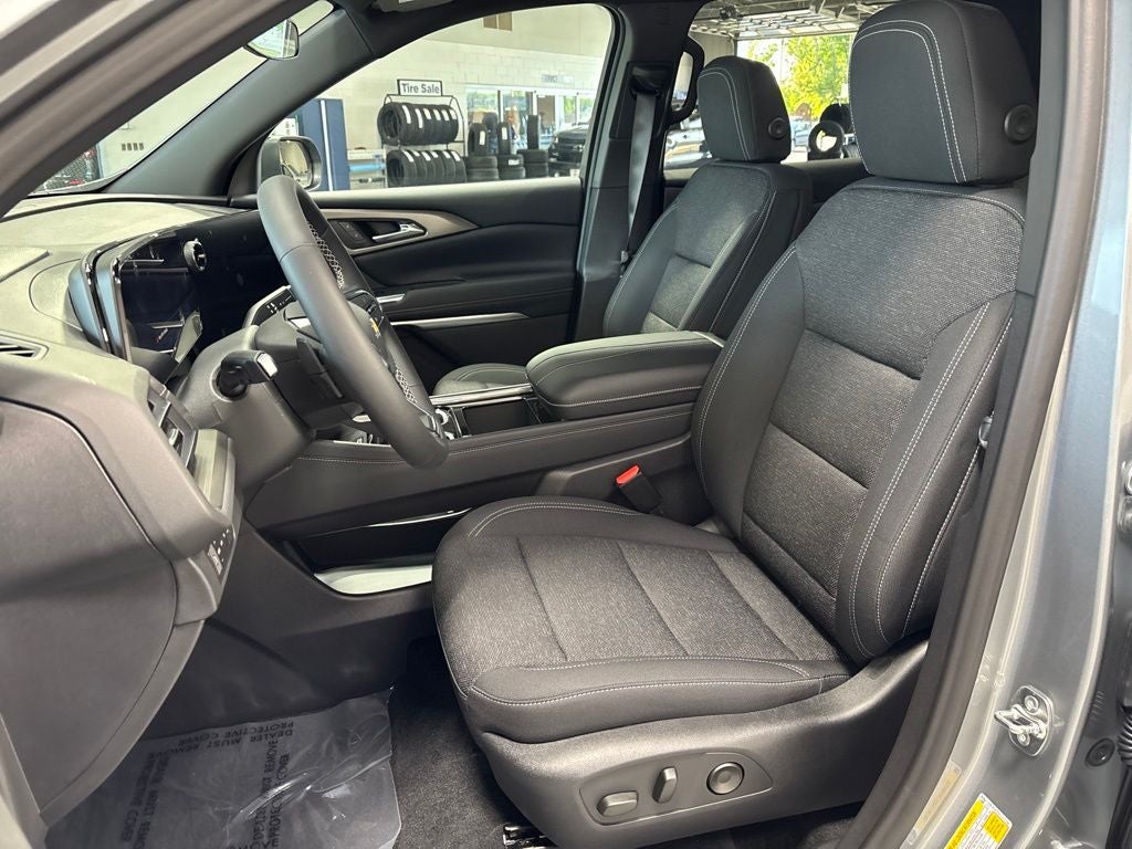 2027 Chevrolet Traverse LT 2LT