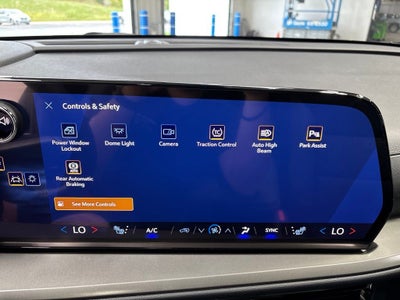 2027 Chevrolet Traverse LT 2LT