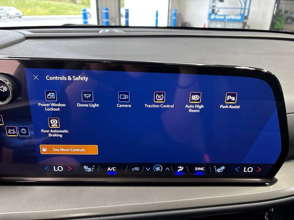 2027 Chevrolet Traverse LT 2LT
